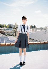 日向坂46五期生・高井俐香、『ヤンジャン』初登場 制服＆部屋着