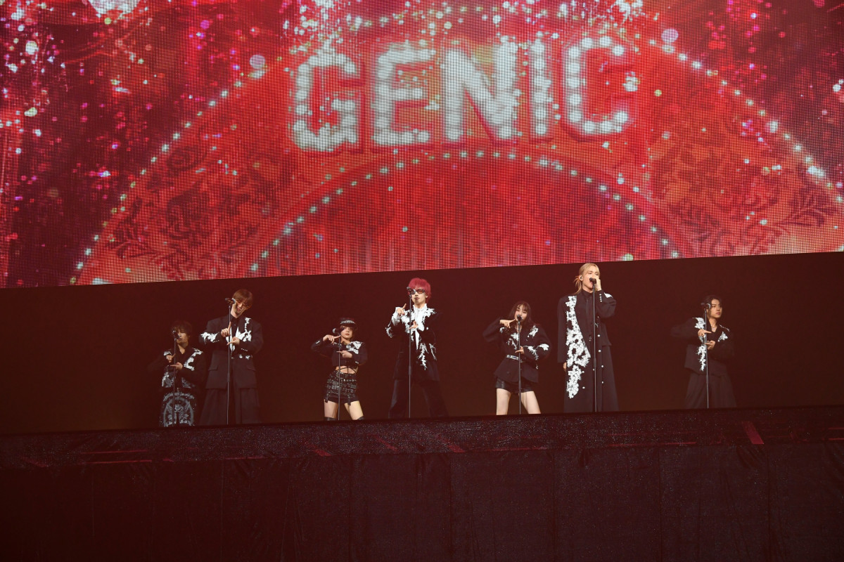 GENIC、デビュー5周年の集大成となる日本武道館公演を開催 バンド編成