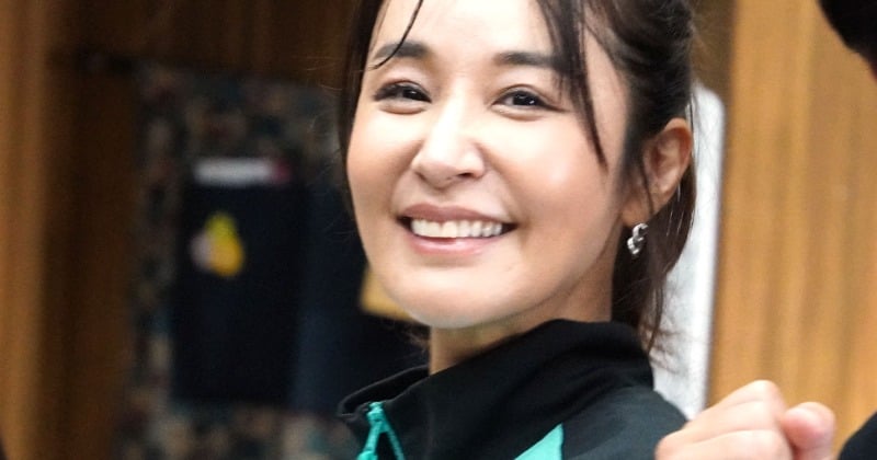 鈴木紗理奈、“くちづけの味”は「つばの味」 記者の質問に“苦言”若手共演者をフォロー