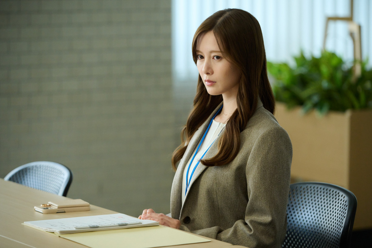 岩本照“辰之助”＆白石麻衣“里夏”が恋のピンチ→ベッドで急接近