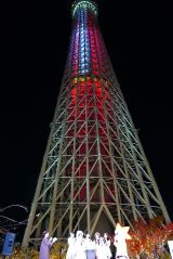 �w�����X�J�C�c���[�^�E�� �h���[���N���X�}�X2025 �C���~�l�[�V�����x�_���Z�����j�[�̖͗l �iC�jORICON NewS inc. 