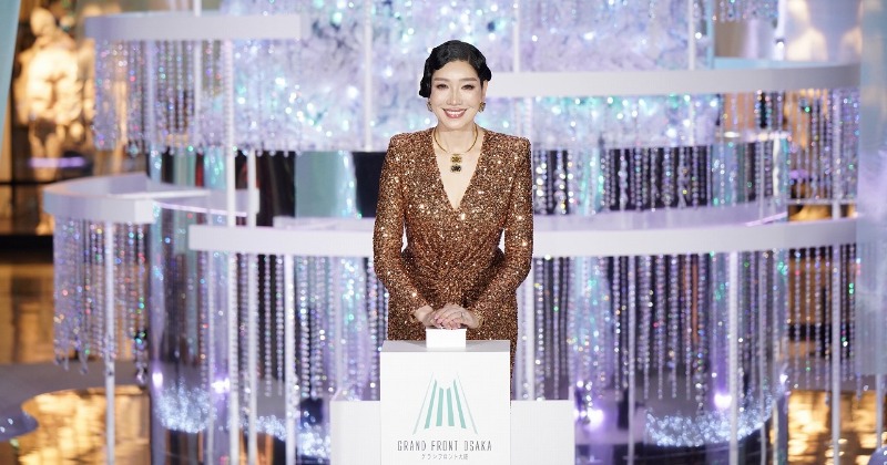 「夢がかないました」アンミカがゴージャス姿で大阪駅前に登場→一帯の雰囲気が激変