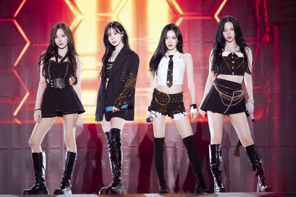 aespa、サプライズ発表 来年4月に初のドームツアー決定 東京・大阪で4