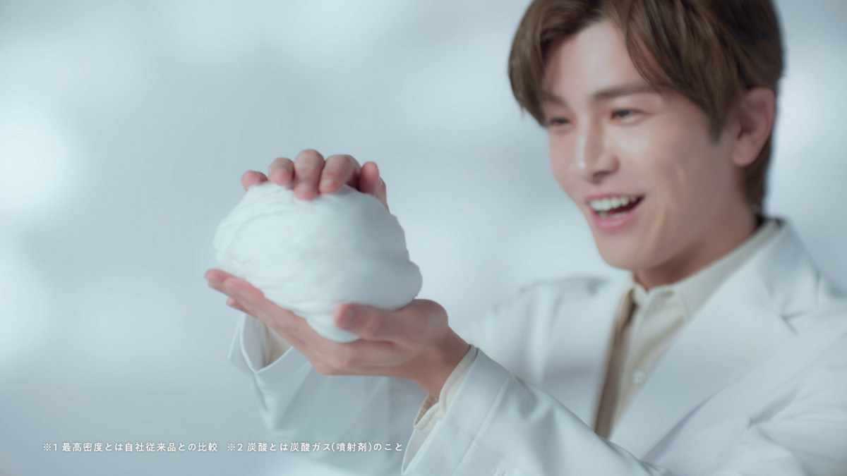 岩田剛典、「天才だ」が口癖の研究員に 共通点は「没頭してしまう