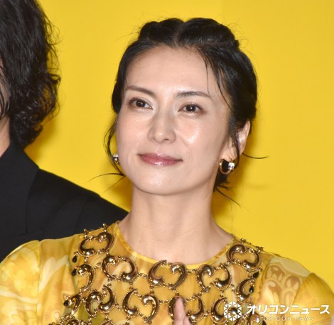 �f��w�Z�������^�ׂ�T�C�Y�Ɂx���䂠�����t���v���~�A��f��ɎQ�������č�R�E �iC�jORICON NewS inc. 