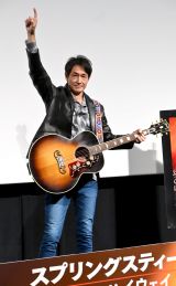 �g�c�h��A�����M�^�[��ɒe�����M���u������Ɛk���Ă���v�@���䂠�����ŃX�v�����O�X�e�B�[���̖��Ȕ�I 