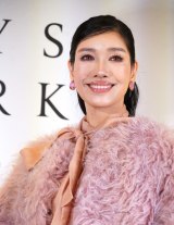 �o�[�j�[�Y�E�j���[���[�N�uBARNEYS NEW YORK HOLIDAY GIFT 2025�v����I�ډ�ɓo�d�����A���~�J (C)ORICON NewS inc. 