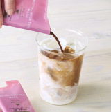 �^���[�Y�R�[�q�[�u2026 HAPPY BAG�v�����ɒ��������Ŗ{�i�I�Ȉ�t�Ɂ��ʐ^�̓��C�����~���N�e�B�[�x�[�X 