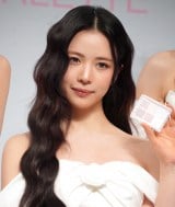 �u���؋����J���R�X���wtilnus�x�V���i�E�VCM���\��v�ɓo�d����NiziU�EMAYA (C)ORICON NewS inc. 