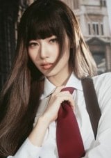 �e���rCM�u��߃V���R���v �тɏo������TWICE�ESANA 