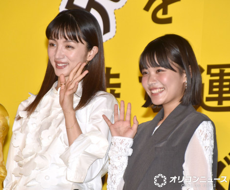 �f��w�Z�������^�ׂ�T�C�Y�Ɂx���䂠�����t���v���~�A��f��ɎQ�������i������j�����Ђ���A�R�P�T �iC�jORICON NewS inc. 