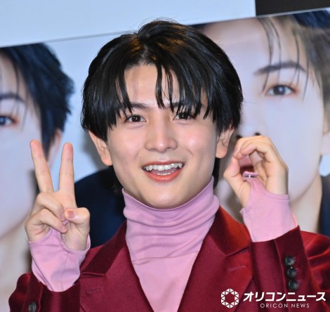 超特急 ハル 柏木悠 まとめ売り Amazon.co.jp: 【Amazon.co.jp 限定】柏木悠 1st 写真集 19 → 20