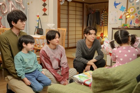 �I�V�h���T�^�f�[�w�p�p�Ɛe���̃E�`���сx��7�b �iC�j�e���r���� 