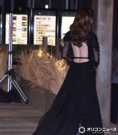 �����t ���[���������~�b�h�^�E�� �c���[�_�����ɓo�d����TWICE�ESANA 