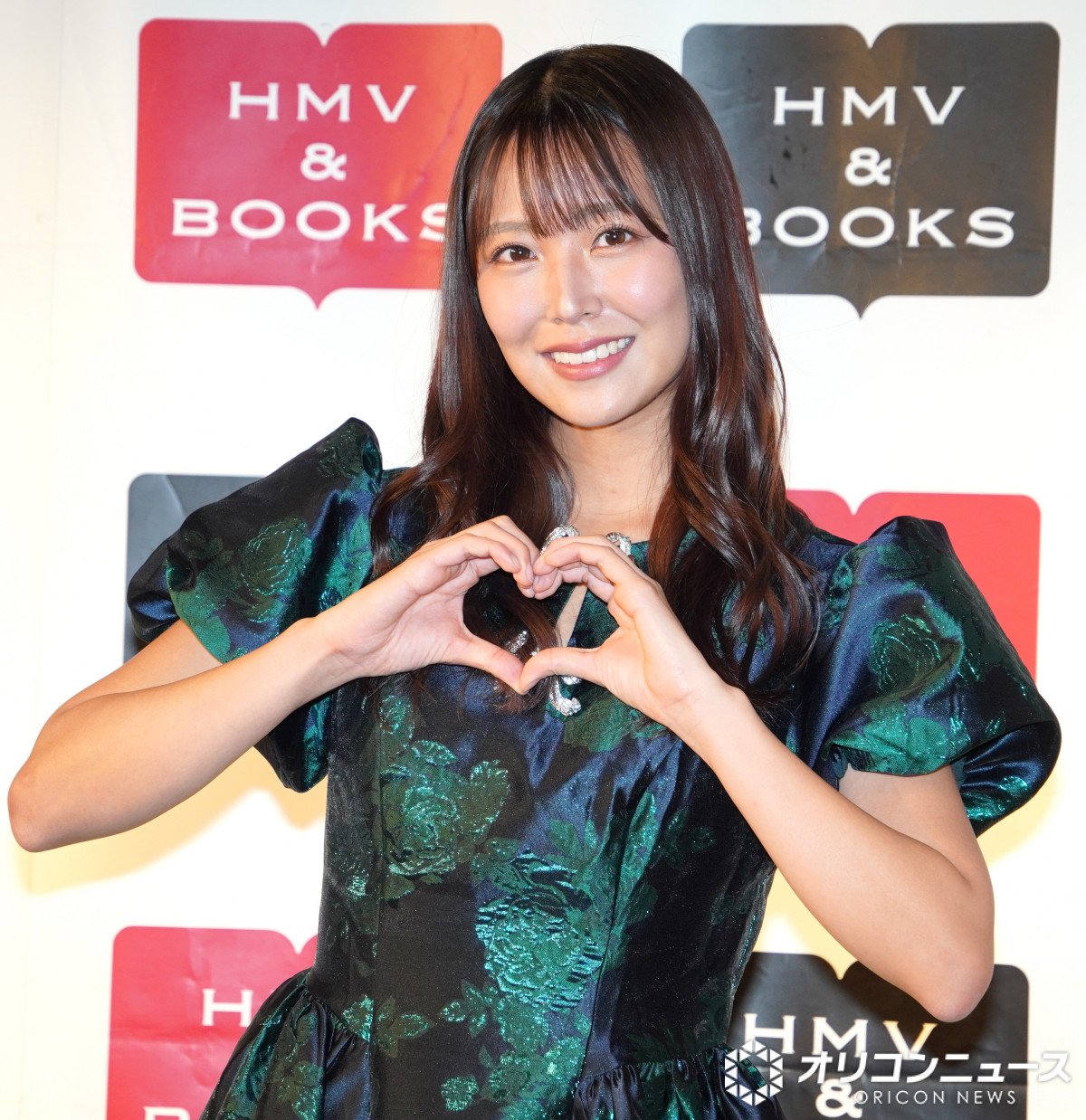 写真集発売の白間美瑠、丸尻を自画自賛 「外から丸見えかとドキドキ