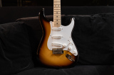 ERIC CLAPTON SIGNATURE STRATOCASTER(R) NOS 2-COLOR SUNBURST 