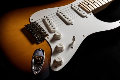 ERIC CLAPTON SIGNATURE STRATOCASTER(R) NOS 2-COLOR SUNBURST 