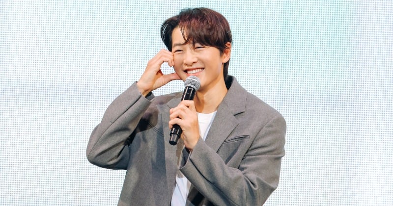 ソン・ジュンギ、約14年ぶりの日本ファンミーティングでハートポーズ連発 ゲスト登場でかわいい“マンネ”の一面や感極まる場面も