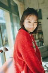 櫻坂46小島凪紗、太陽のような笑顔が印象的なグラビア | オリコン