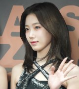 �w2025 LE SSERAFIM TOUR �eEASY CRAZY HOT�f ENCORE IN TOKYO DOME�x�{�ԑO��ނɉ�����LE SSERAFIM�EKAZUHA(C)ORICON NewS inc. 