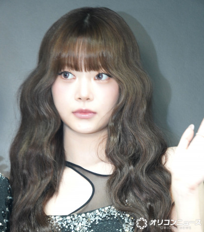 �w2025 LE SSERAFIM TOUR �eEASY CRAZY HOT�f ENCORE IN TOKYO DOME�x�{�ԑO��ނɉ�����LE SSERAFIM�EHONG EUNCHAE �iC�jORICON NewS inc. 