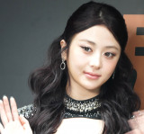 �w2025 LE SSERAFIM TOUR �eEASY CRAZY HOT�f ENCORE IN TOKYO DOME�x�{�ԑO��ނɉ�����LE SSERAFIM�EHUH YUNJIN (C)ORICON NewS inc. 