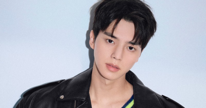 ソン・ガン、レザージャケットを羽織りクールな表情 「ロエベ