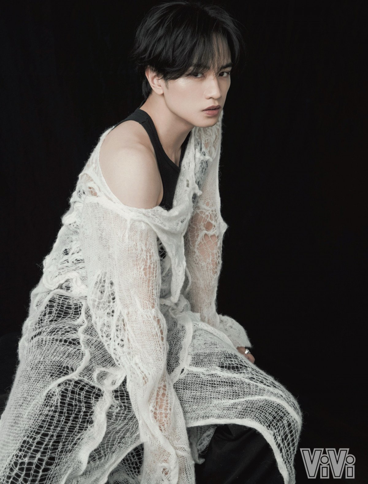 中島健人、スケスケ衣装に若干困惑「これはどういう服なの？」 オトナ