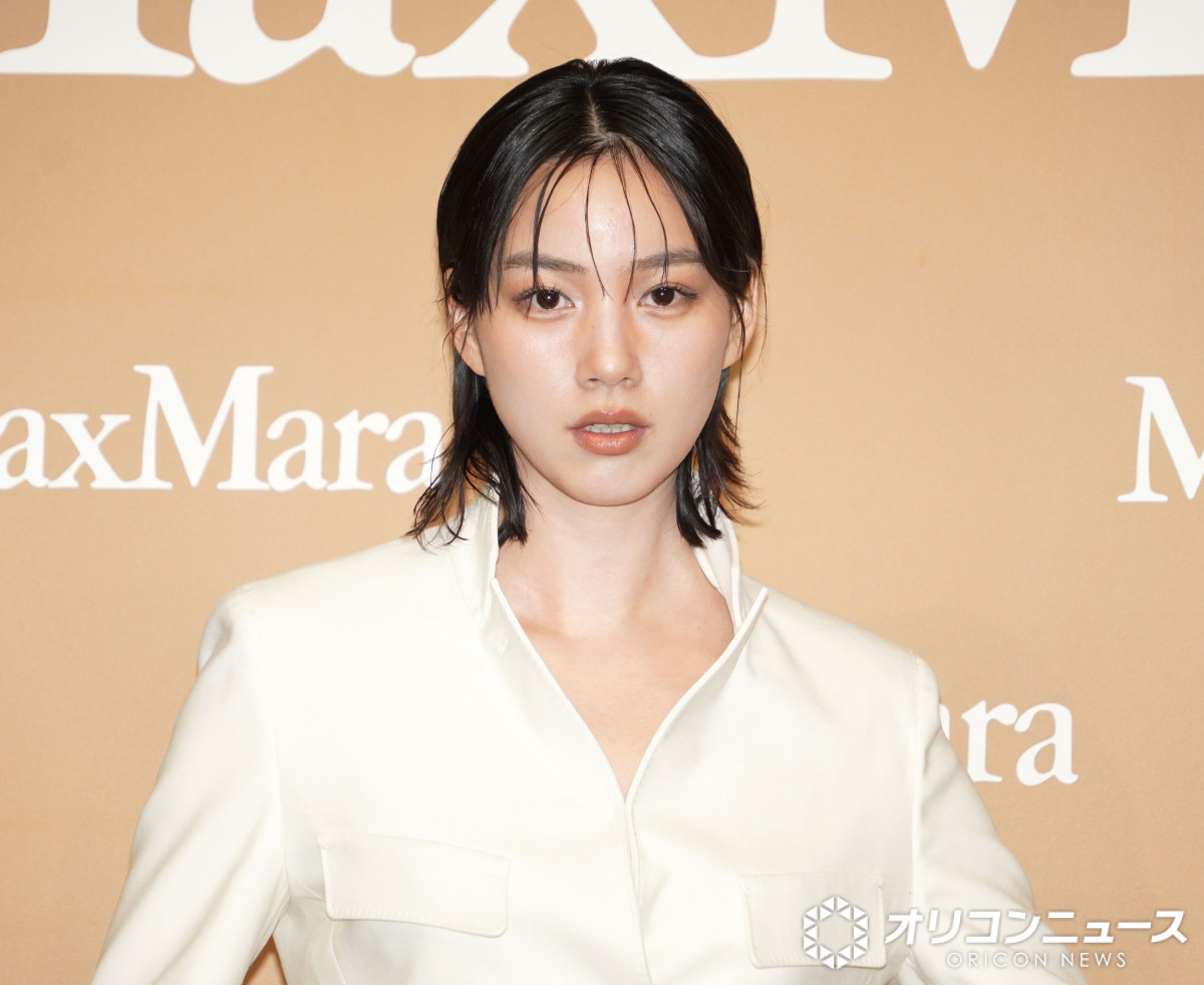 のん、ダンディーな姿をお披露目 ポップアップから壮大な想像も「砂漠