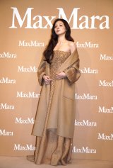 �}�b�N�X�}�[���w�|�b�v�A�b�v�X�g�A�gTHE CAMEL, timeless�h �x�v���r���[�ɓo�ꂵ��TWICE�E�c�E�B (C)ORICON NewS inc. 