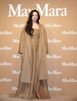 �}�b�N�X�}�[���w�|�b�v�A�b�v�X�g�A�gTHE CAMEL, timeless�h �x�v���r���[�ɓo�ꂵ��TWICE�E�c�E�B (C)ORICON NewS inc. 