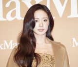 �}�b�N�X�}�[���w�|�b�v�A�b�v�X�g�A�gTHE CAMEL, timeless�h �x�v���r���[�ɓo�ꂵ��TWICE�E�c�E�B (C)ORICON NewS inc. 