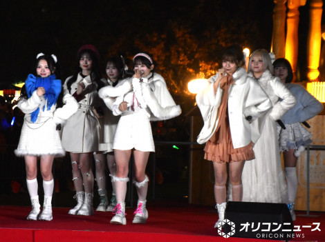 �w�����N���X�}�X�}�[�P�b�g 2025 in �_�{�O���x�̏����̃I�[�v�j���O�Z�����j�[�ɃQ�X�g�Ƃ��ēo�ꂵ��CANDY TUNE �iC�jORICON NewS inc. 