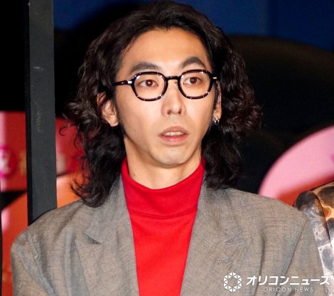 �f��w�ʂĂ��Ȃ��X�J�[���b�g�x�������䂠�����ɓo�d�������{���� �iC�jORICON NewS inc. 