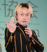 見取り図 リリー チェキ 画像・写真 | 見取り図リリー、『ネイルオブザイヤー』受賞もクレーム