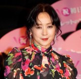 �f��w�ʂĂ��Ȃ��X�J�[���b�g�x�������䂠�����ɓo�d�����ē��R�M (C)ORICON NewS inc. 