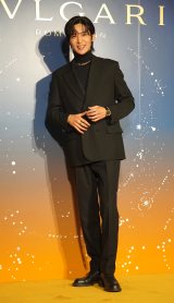 �w�u���K���x�̃A���o�T�_�[�ɏA�C����Snow Man�̖ڍ��@ �iC�jORICON NewS inc. 