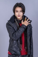 �~��S��(����i��) 