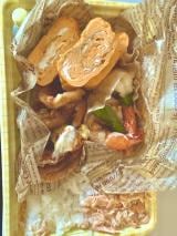 ����E�l�u�v���Ԃ�ɕ�e���V�����ŐH�ׂȁB�ƁA�ٓ�������Ă���܂����v (�ʐ^��X @sanohayatodazo ���) 