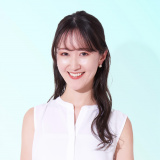 31�΁E�t���[�A�i�̍���F���b�A�r�L�j�V���b�g�Ŏv���o��� �t�@������u�X�^�C���ǂ����v�u�߂����Ⴉ�킢���v 