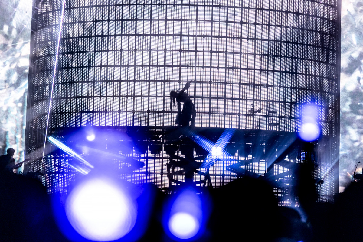 ライブレポート】Ado、気球で舞った東京ドーム 圧倒的パフォーマンスと