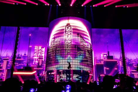 �wAdo DOME TOUR 2025�u�悾���v�x�����h�[�������̖͗l�@Photo�FViola Kam (V�fz Twinkle) 