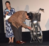 �f��w����̌��x��q�b�g��畑�䂠�����̖͗l (C)ORICON NewS inc. 