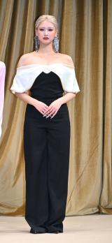 �wTHE ONES TO WATCH 2025�x���܋L�҉�ɓo�d����HANA�EMOMOKA (C)ORICON NewS inc. 