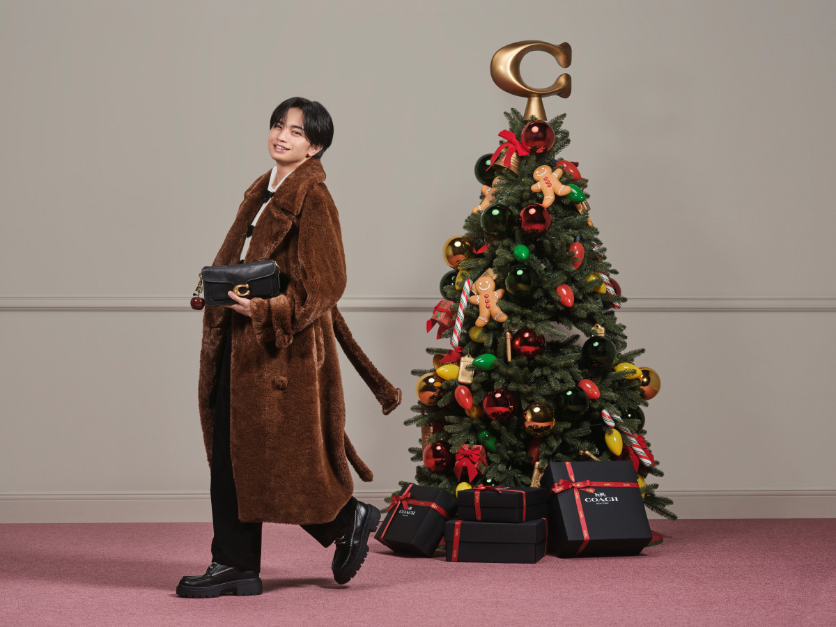 中島健人、“子どものような好奇心”新ビジュアルで表現 コーチホリデー