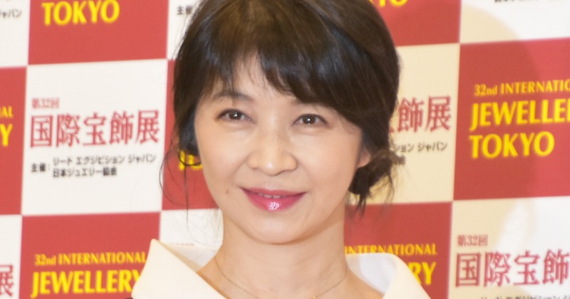 田中美佐子「66才までまだ負けなしです」 22歳長女との“腕相撲”の様子