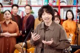 �O�Y��m���o�ꂵ���wtiny desk concerts JAPAN�x��� (C)NHK 