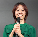 �w�O��Z�F�J�[�h Visa Infinite�x�u�����h���\��ɓo�d�����΋��É� (C)ORICON NewS inc. 