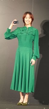 �w�O��Z�F�J�[�h Visa Infinite�x�u�����h���\��ɓo�d�����΋��É� (C)ORICON NewS inc. 