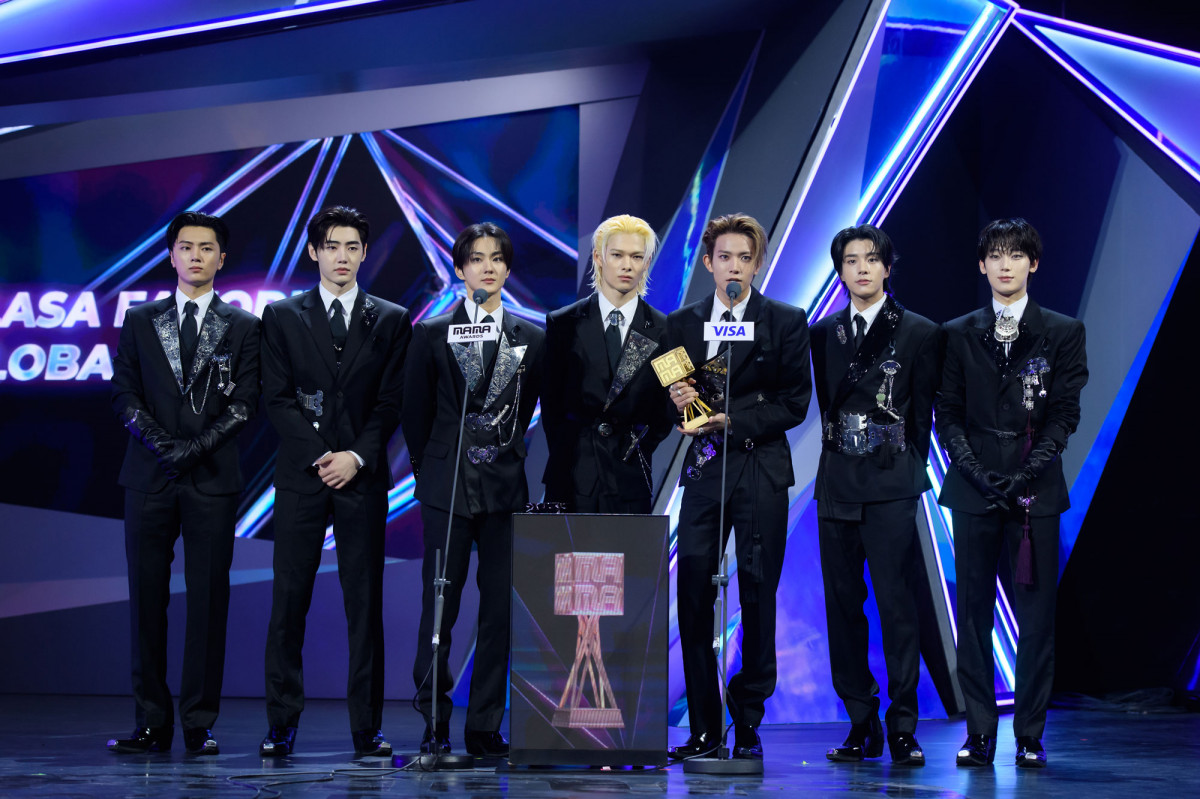 w2025 MAMA AWARDSxuTELASA FAVORITE GLOBAL ARTISTv܂ENHYPEN(C)CJ ENM 